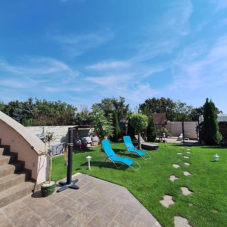 Meduza Wellness Spa S Ubytovanim Hlohovec Extérieur photo