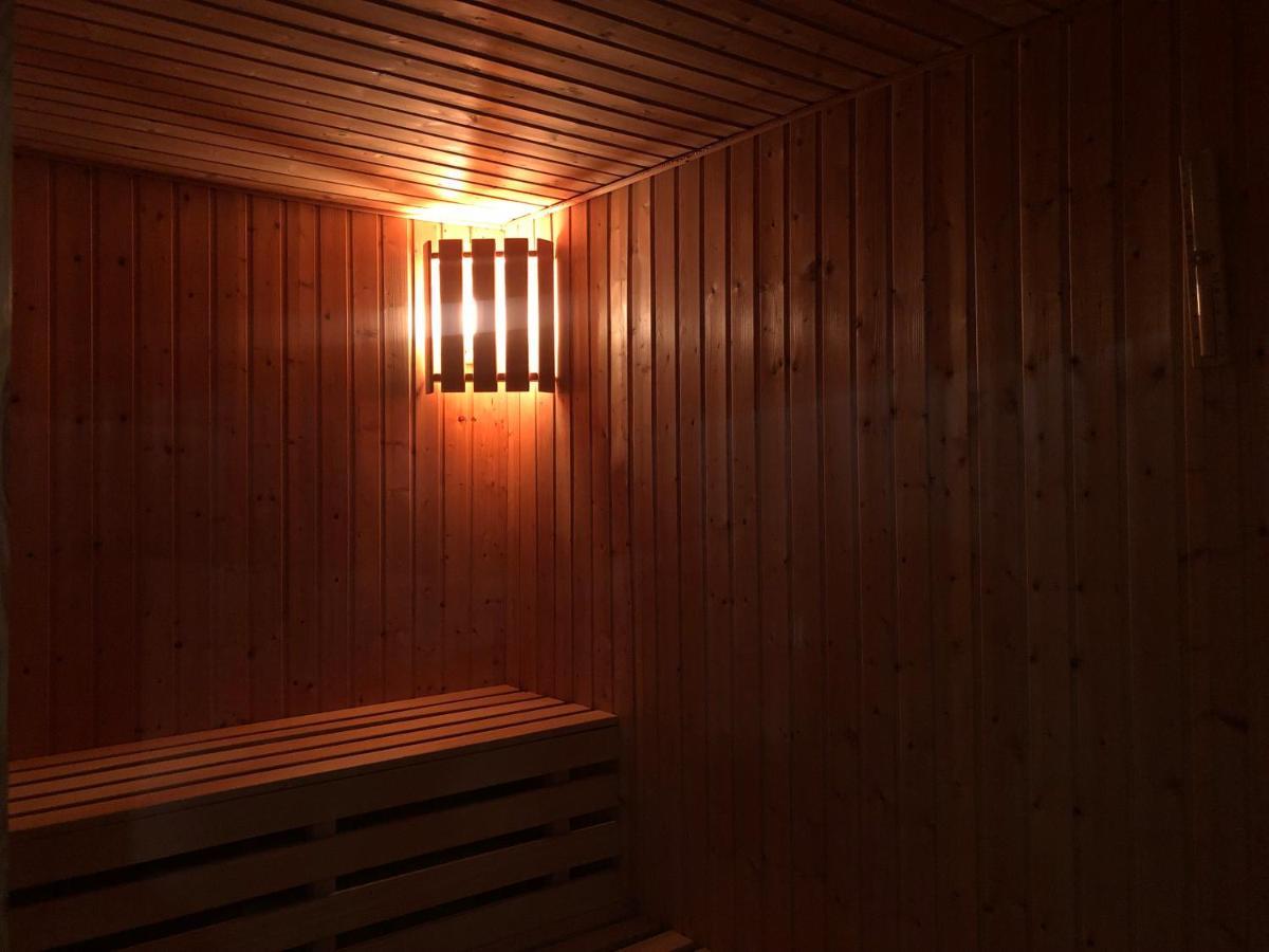 Meduza Wellness Spa S Ubytovanim Hlohovec Extérieur photo