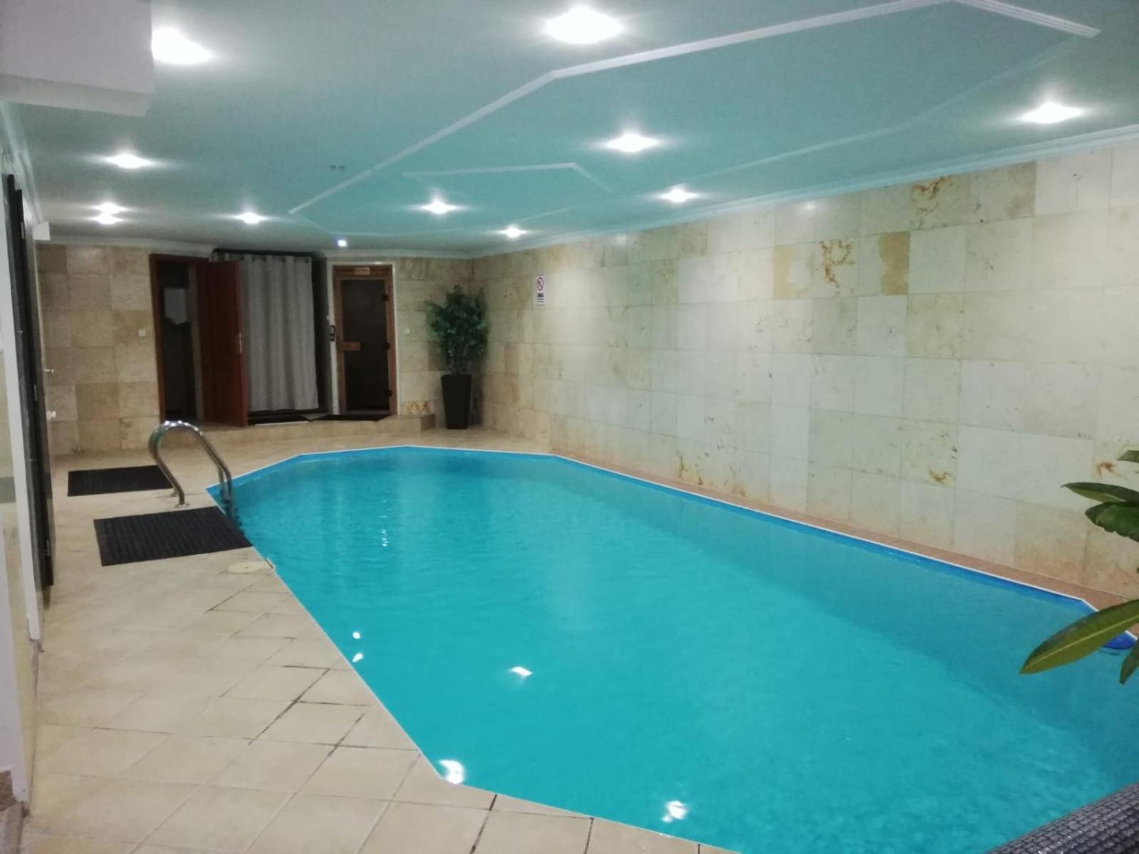 Meduza Wellness Spa S Ubytovanim Hlohovec Extérieur photo