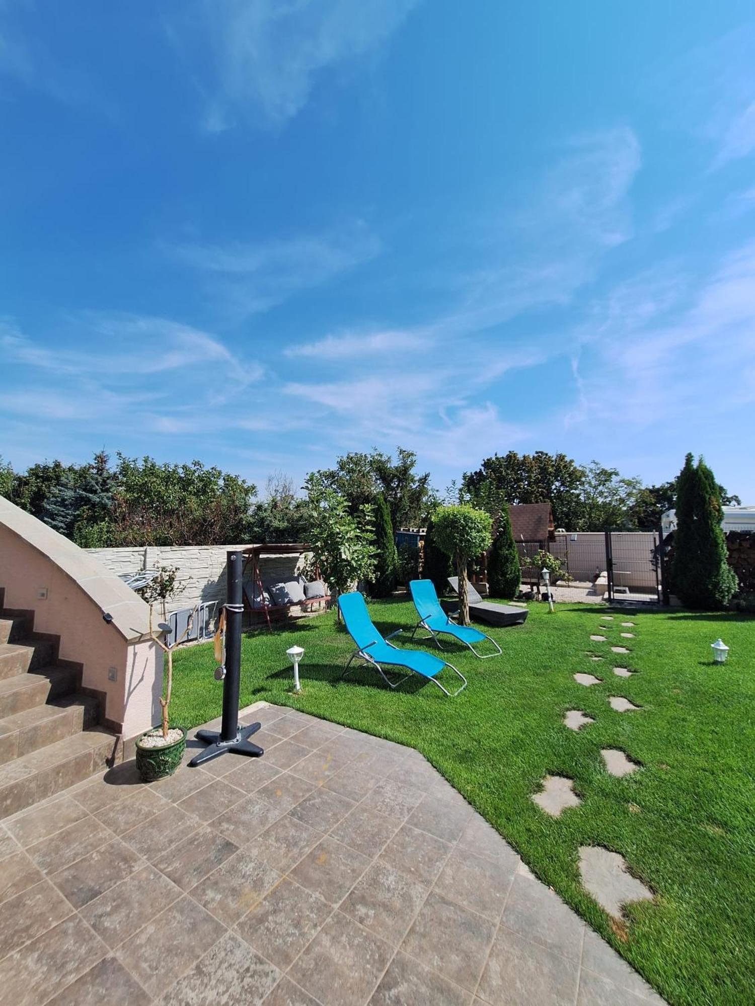Meduza Wellness Spa S Ubytovanim Hlohovec Extérieur photo