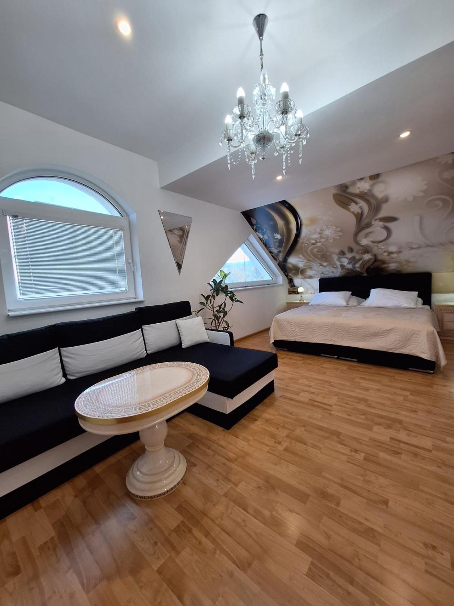 Meduza Wellness Spa S Ubytovanim Hlohovec Extérieur photo